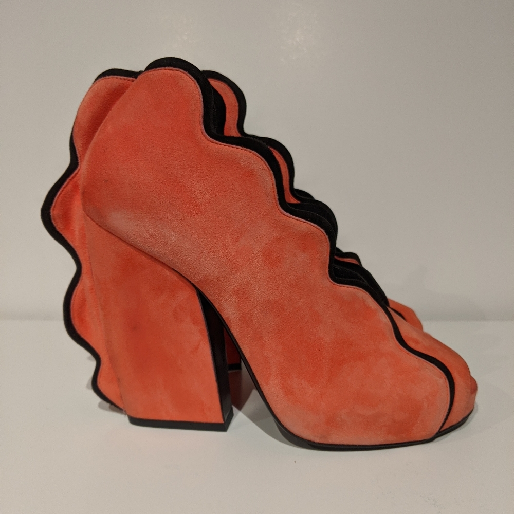 Pierre Hardy Coral Scallop Peep Toe Pumps / 40 EUR